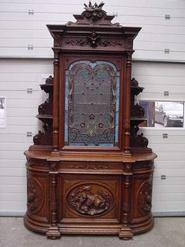 oak hunt bombay cabinet with stain glass 19 th century