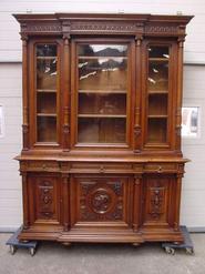 6 door walnut bookcase 19th century