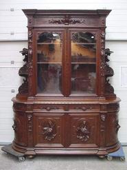 19TH Century oak hunt bombay cabinet