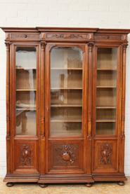 Walnut Henri II bookcase 19th century