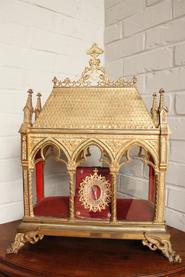 Gilded bronze gothic chapel with relique 19th century