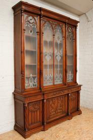 Walnut 6 doors gothic bookcase with etched glass signed by Bastet Lyon 19th century