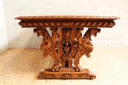 Special walnut renaissance table 19th century