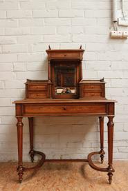 Little rosewood lady 's desk 19 th century