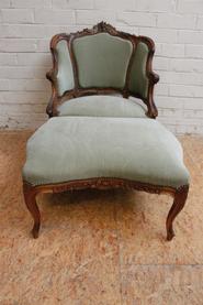 Walnut Louis XV arm chair and feet bench 19th century