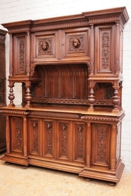 Best quality renaissance style cabinet in walnut