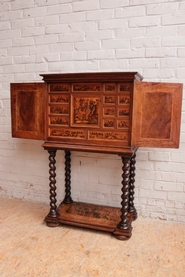 Cabinet with inlay
