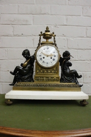 Clock signed Denière Paris