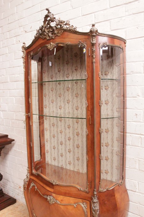 Exceptional Louis Xv Bronze Ornated Display Cabinet Display
