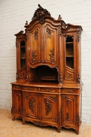 Exceptional walnut Louis XV cabinet