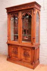 Gothic Display cabinet walnut