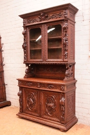 Hunt Cabinet in oak.