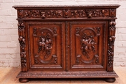 Hunt style cabinet in oak