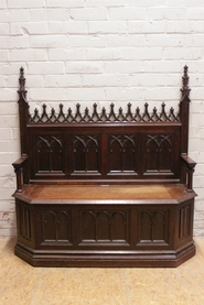Large gothic hall bench in oak.
