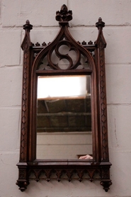 Little mirror gothic style in walnut