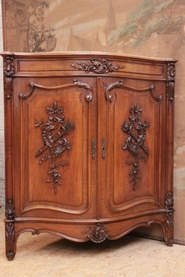 Louis XV bombe corner cabinet in walnut with marble top