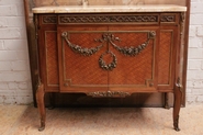 Louis XVI Commode with very fine bronze faubourg quality