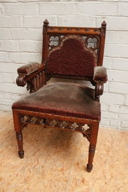 Oak gothic arm chair