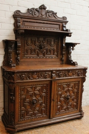 Oak renaissance cabinet vaisselier