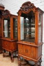 style Display cabinets in Walnut, England 19th century