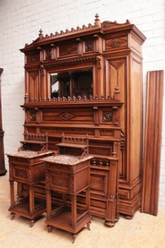 Quality 4pc renaissance style bedroom in walnut