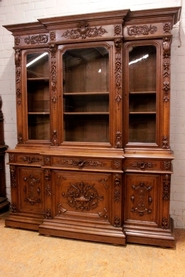 Quality 6 door renaissance bookcase in oak