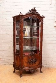 Quality bombe Louis XV display cabinet in walnut