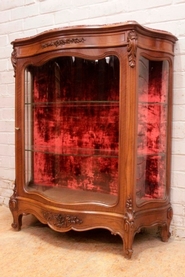 Quality Louis XV display cabinet in walnut with marble top