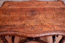 Renaissance style Center table in Walnut, italie 19th century