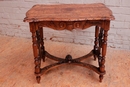 Renaissance style Center table in Walnut, italie 19th century
