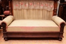 Renaissance style Day bed in Walnut, France 19th century