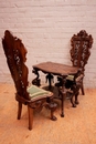 Renaissance style Table and chairs in Walnut, italie 19th century