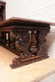 Renaissance style table in oak with Versailles parqueterie top