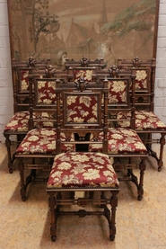 Set of 6 renaissance chairs in walnut