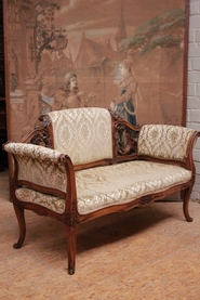 Special Louis XV sofa in walnut