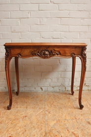Special walnut Louis XV game table