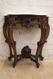 Top quality Louis XV marble top console in walnut