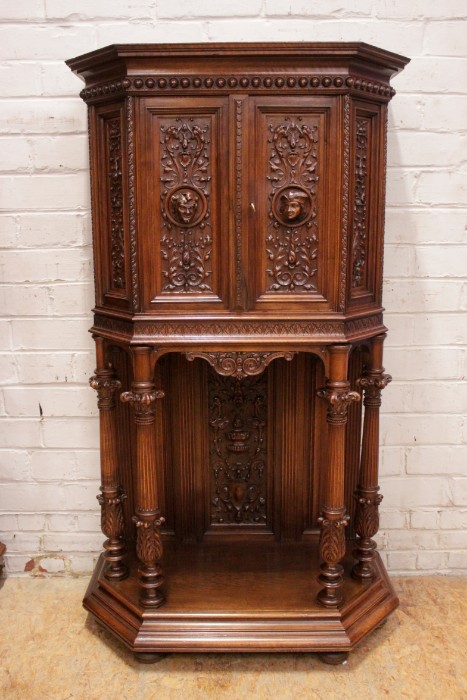 Top Quality Renaissance Gothic Cabinet In Walnut Houtroos