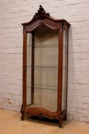 Walnut Louis XV display cabinet 