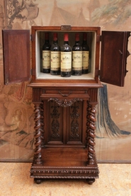 Wine cabinet in walnut