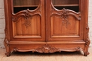 Louis XV style Bookcase in Walnut, France 19th century