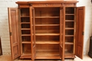 Henri II style Bookcase in Walnut, France 19th century