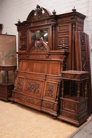 4pc walnut renaissance bedroom