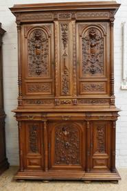 Solid walnut monumental Henri II dinning set 19th century