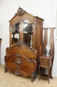 Walnut Louis XV bombay bedroom 19th century