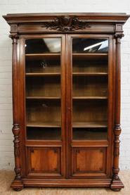 Walnut Henri II bookcase 19th century