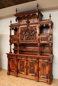 High Quality walnut monumental Gothic dining room 19th century