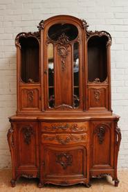 Special model walnut Louis XV cabinet 19th century