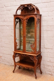 Art Nouveau Display cabinet in walnut