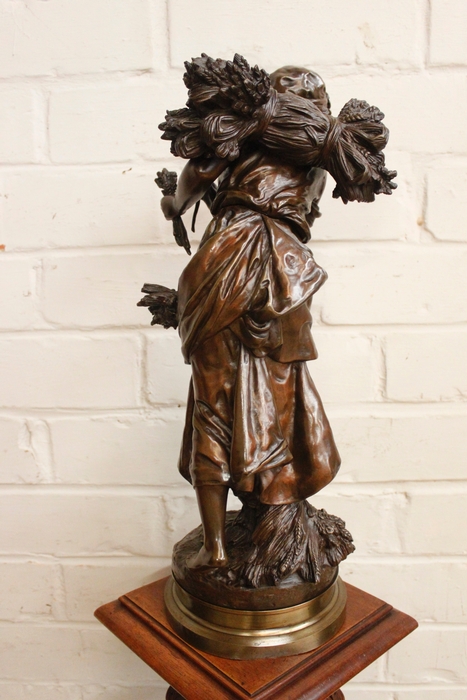 Bronze statue signed by Hipolyte Moreau